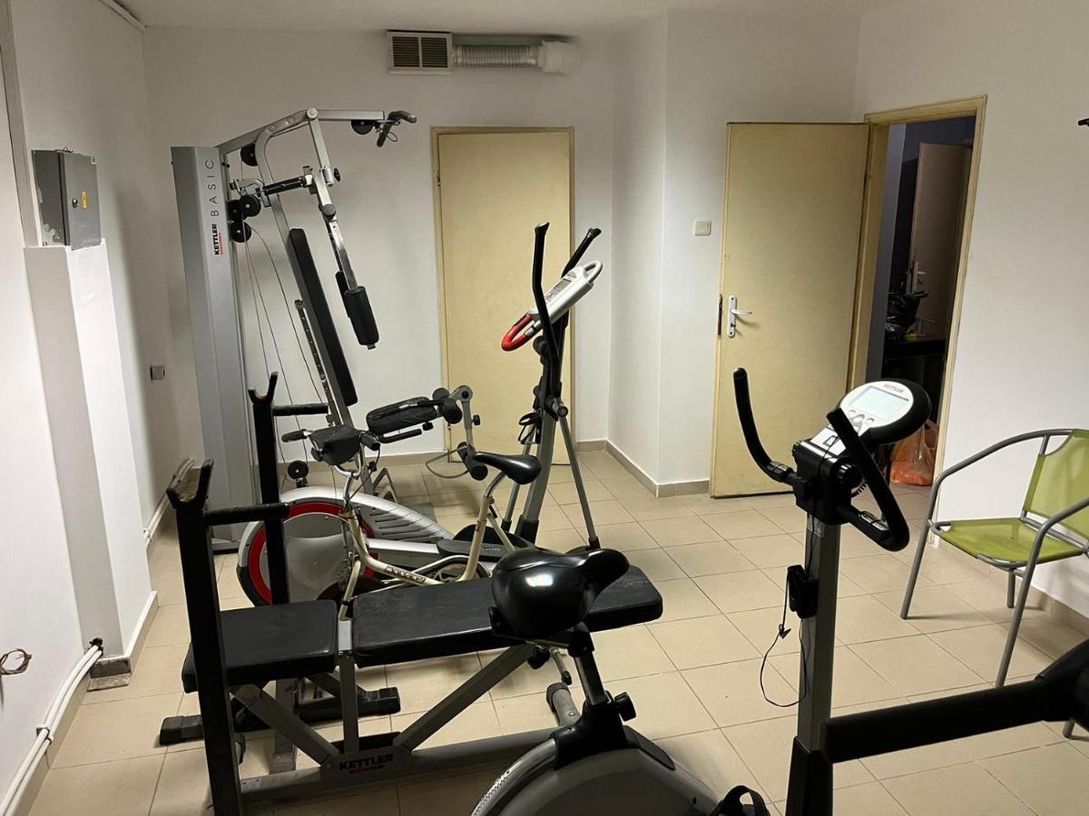 Hotel Kredo Sliven Bagian luar foto