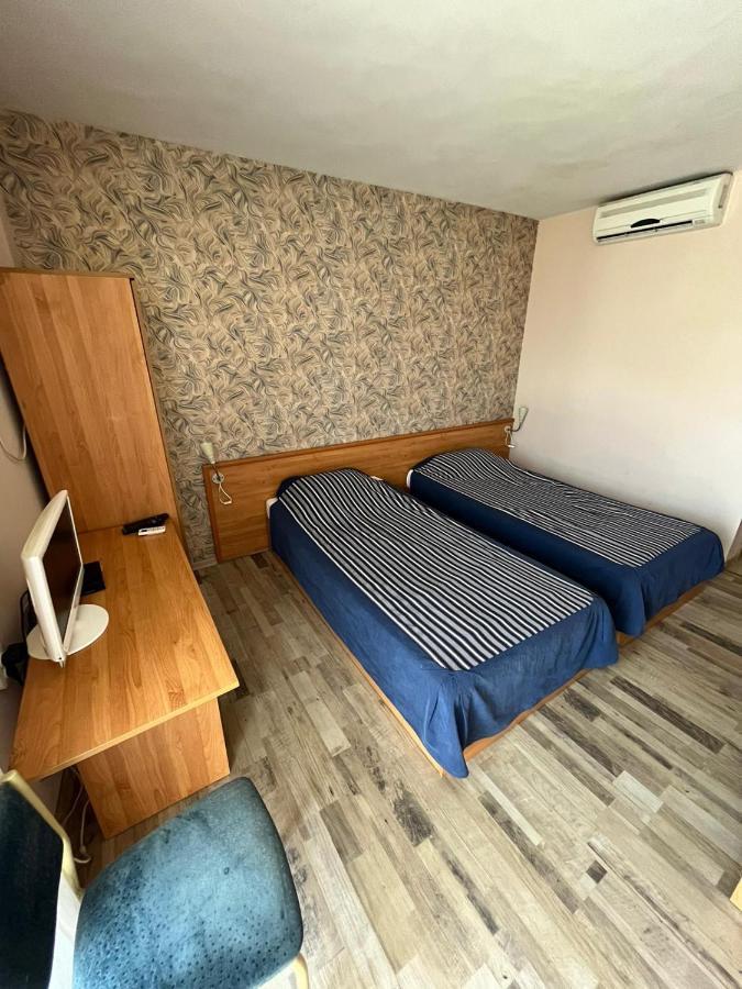 Hotel Kredo Sliven Bagian luar foto