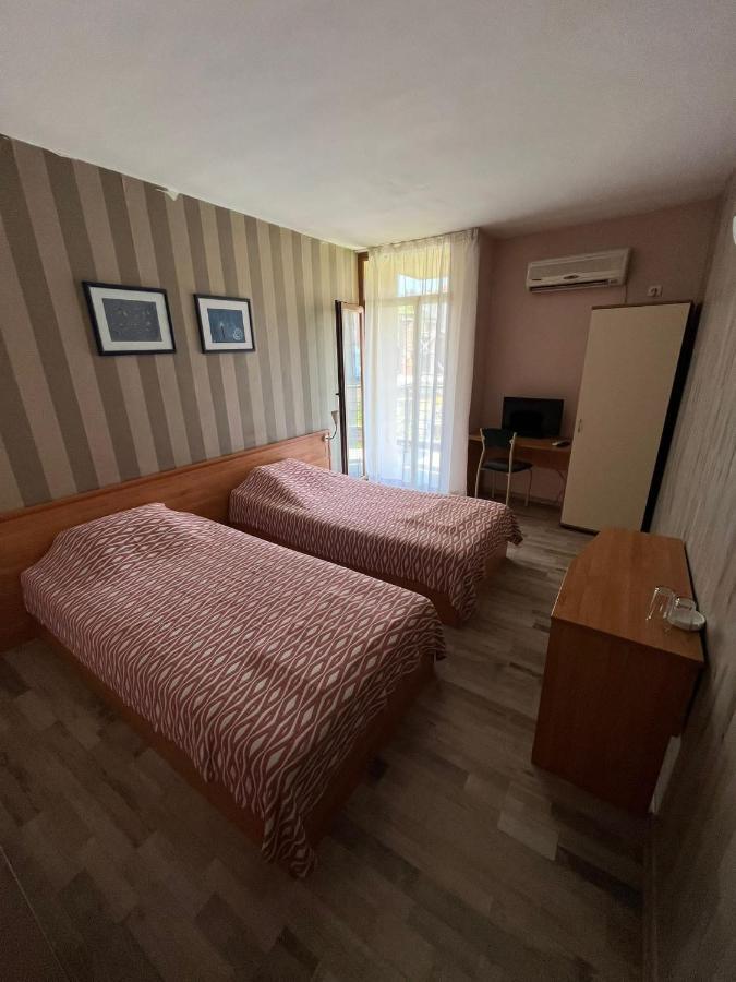 Hotel Kredo Sliven Bagian luar foto