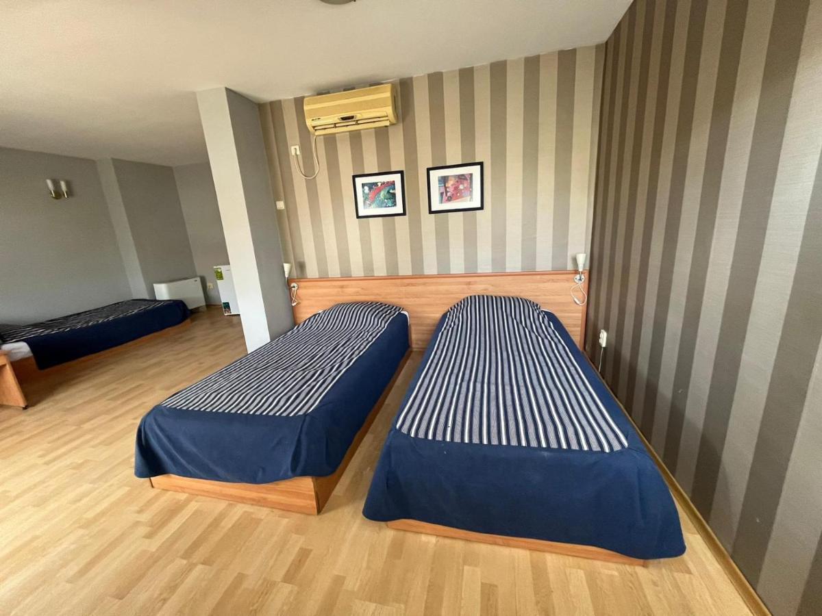 Hotel Kredo Sliven Bagian luar foto