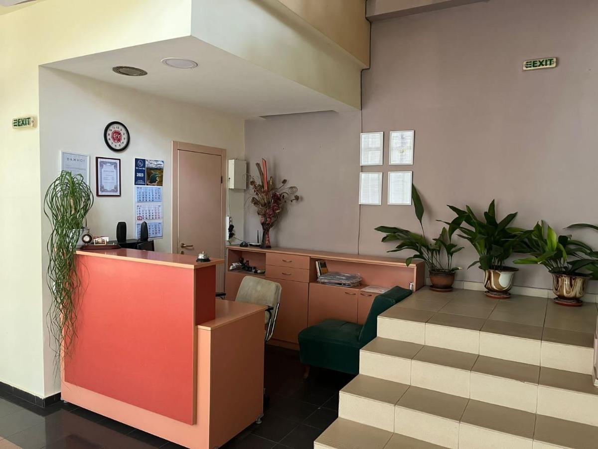 Hotel Kredo Sliven Bagian luar foto