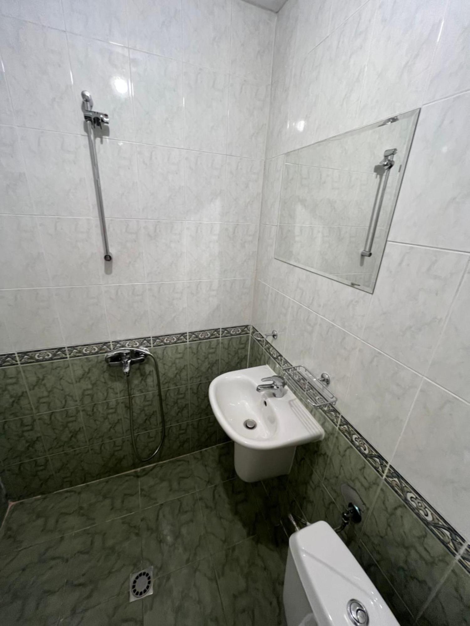Hotel Kredo Sliven Bagian luar foto